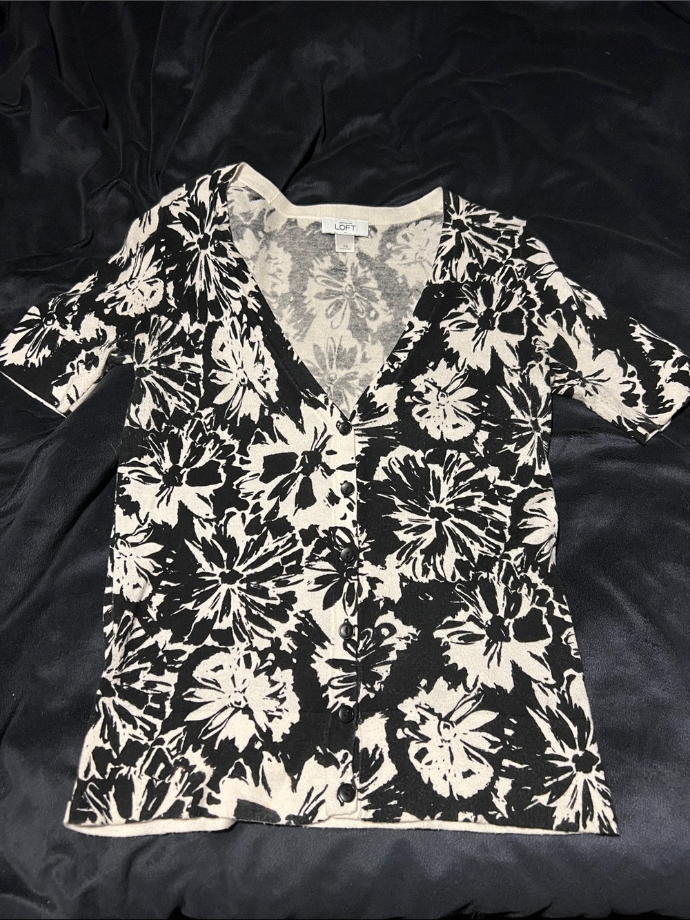 LOFT Black and Cream Floral Button-Front V-Neck Blouse